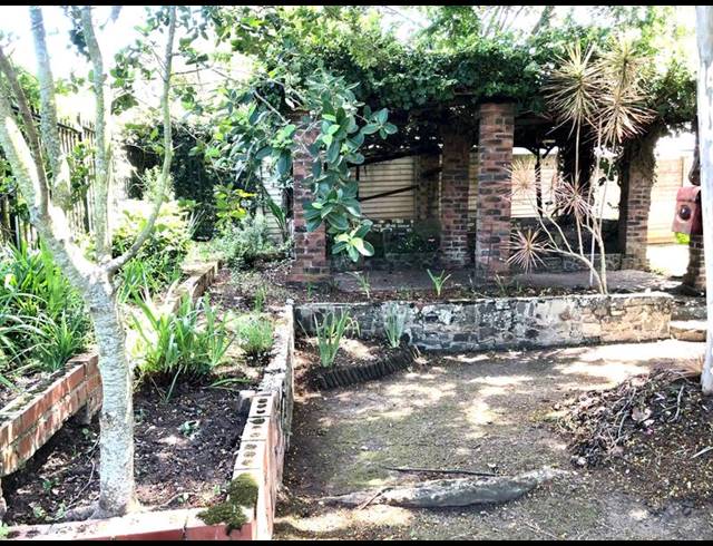 7 BEDROOM HOUSE FOR SALE IN SCOTTSVILLE